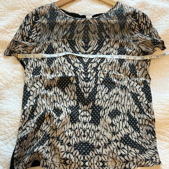 Diane Von Furstenberg DvF Angela Silk Top Panther Lace Black Women's Sz 2 Animal - Picture 7 of 12